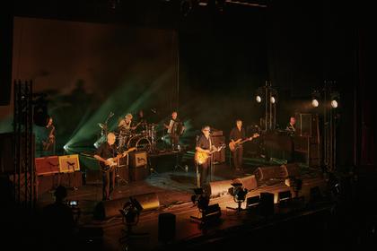 Element of Crime in Wenn es dunkel und kalt wird in Berlin